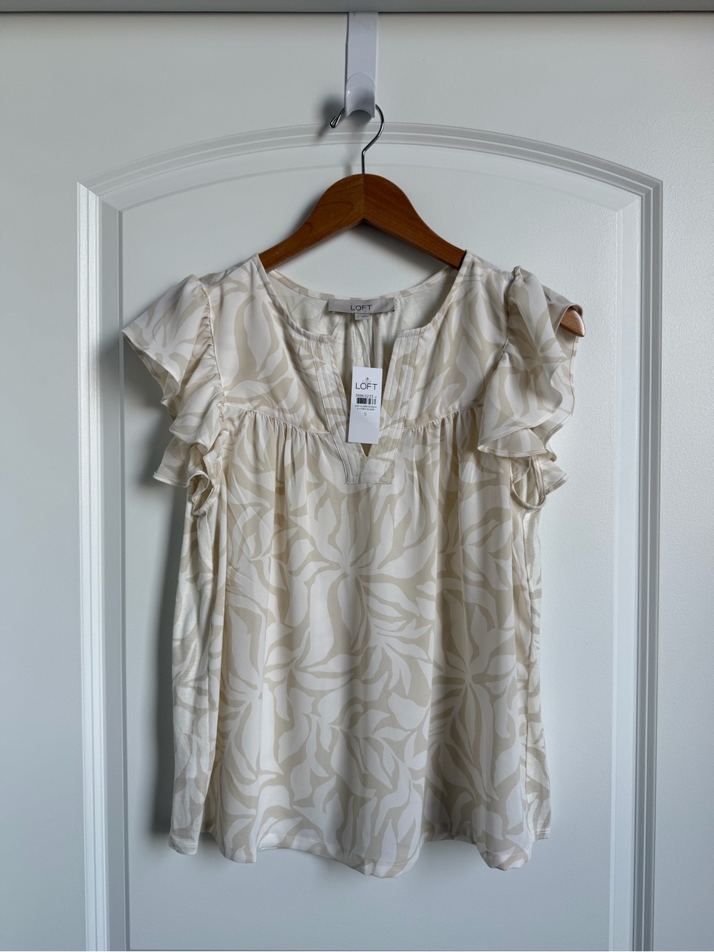 LOFT Beige and Ivory Floral Ruffle Sleeve Top